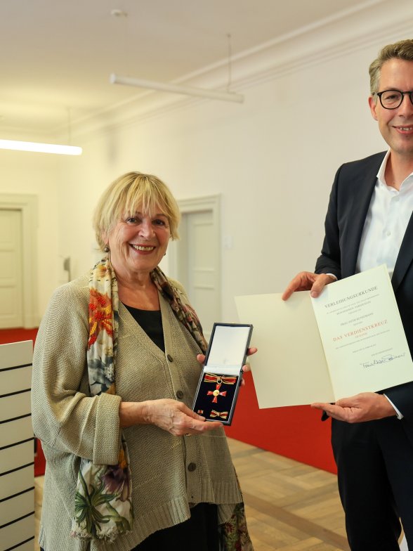 cmf-news-bundesverdienstkreuz-antje-kunstmann.jpg